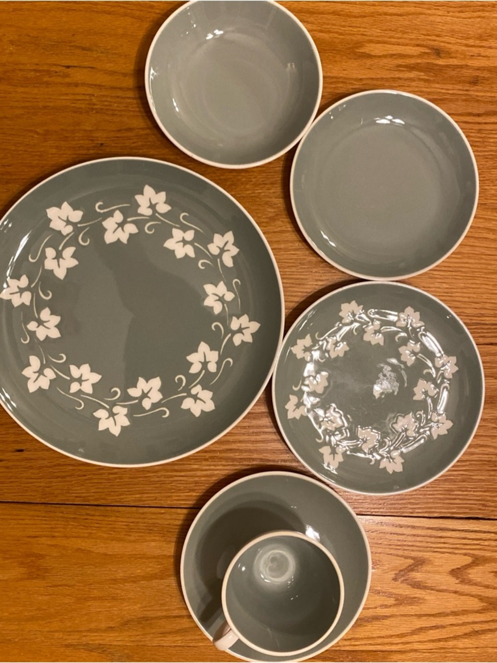 Vintage Harkerware Ironstone 6 Piece Place Setting- Great Condition